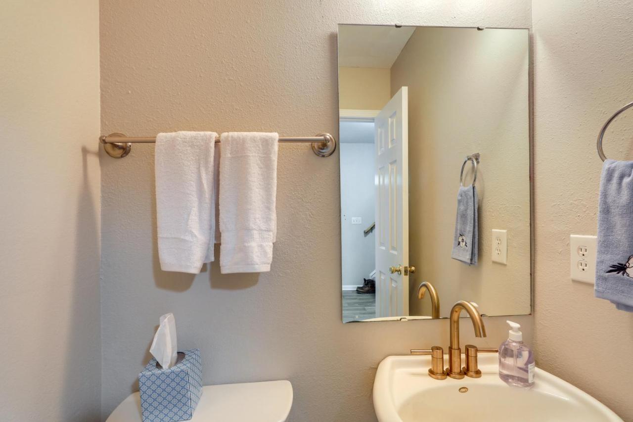 Charming North Charleston Townhome - Pets Welcome! Екстер'єр фото